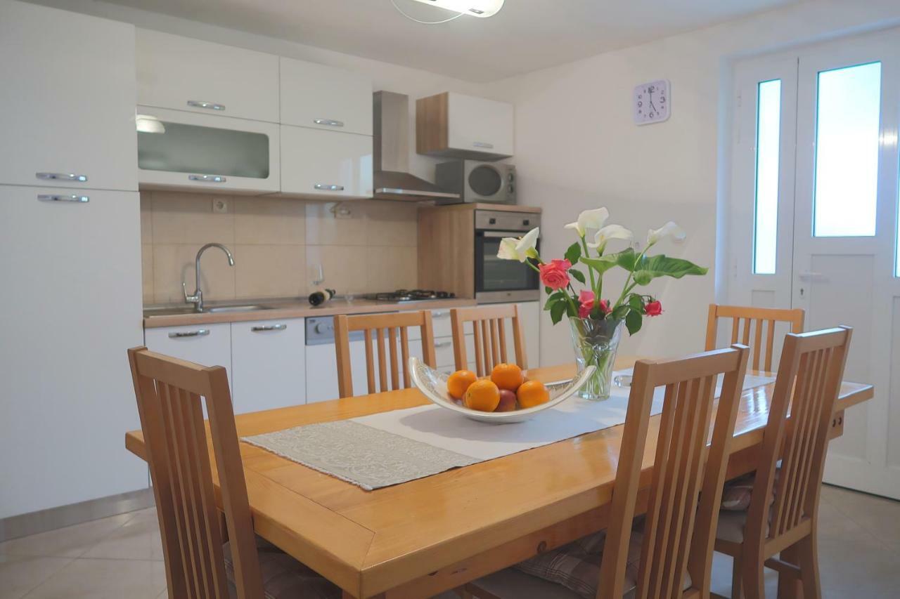 Studio Apartman Mia Stobreč Buitenkant foto