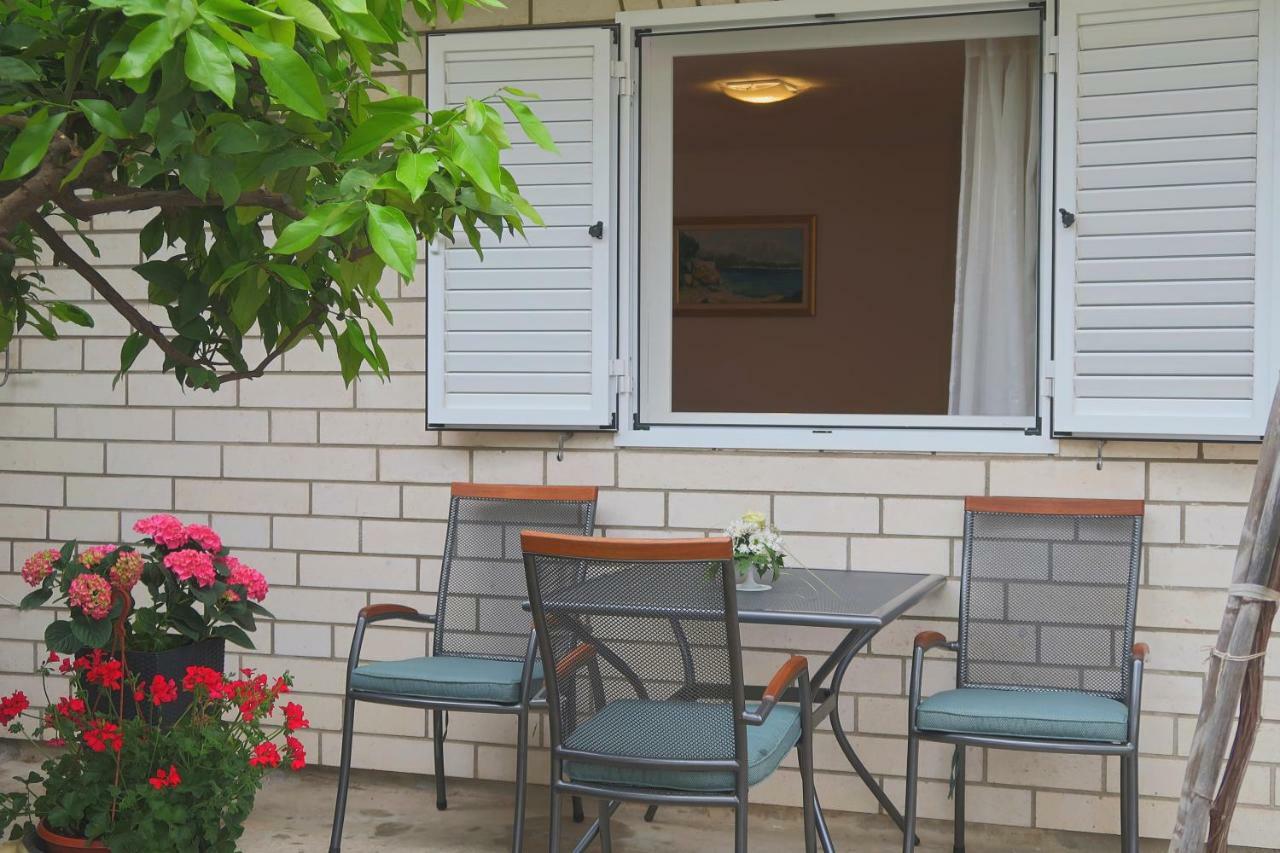 Studio Apartman Mia Stobreč Buitenkant foto