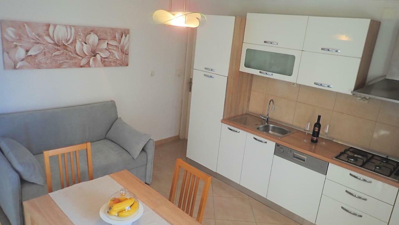 Studio Apartman Mia Stobreč Buitenkant foto